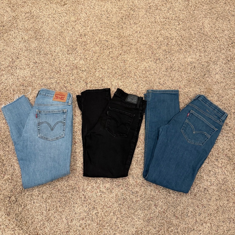 Levi's Women's Jeans Size 28 - Light Blue, Black, and Blue Lot of